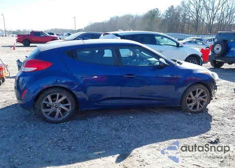 2017 Hyundai Veloster z USA, uszkodzony, nr VIN KMHTC6AD8HU310244